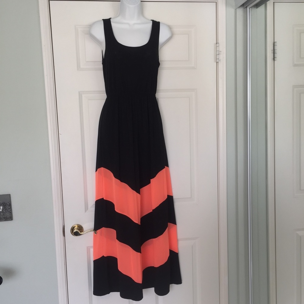 NWOT Black Scoop Neck Tank Style Maxi Dress size S